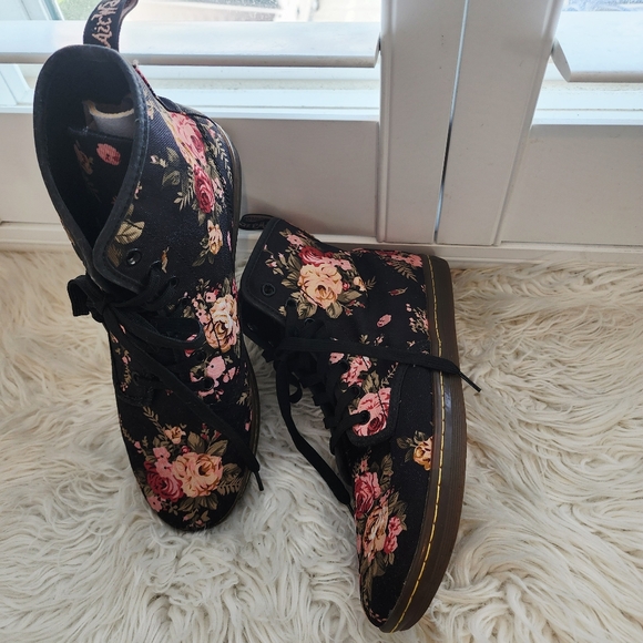 DR. MARTENS VICTORIAN FLORAL PATTERN LACE UP ANKLE BOOTS SIZE 10 - Picture 7 of 16